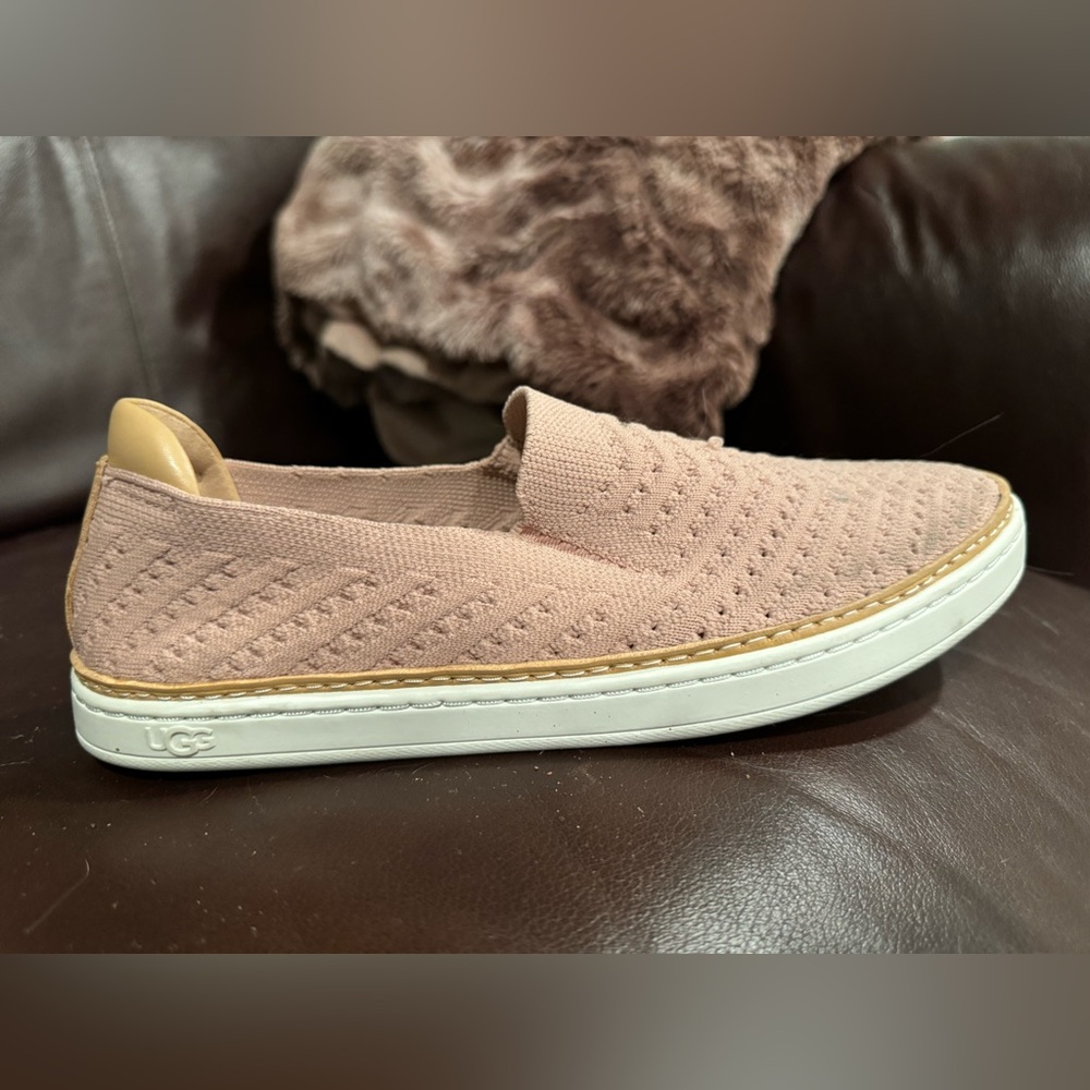 UGG Australia Women’s Sammy Chevron Casual Slip on